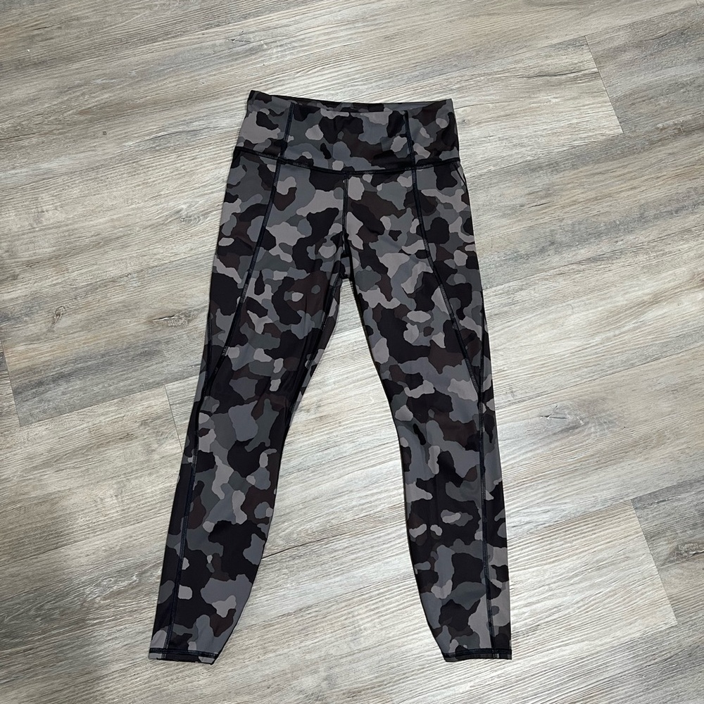 Athleta, size S 7/8 leggings.